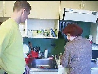 Порно ігри моя перша вчителька зріла і хлопчик 7 - частина 1 блядь, Спляча порно відео