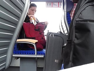 Компіляція порно зірок миготливий красива дівчина в темній куртці 1