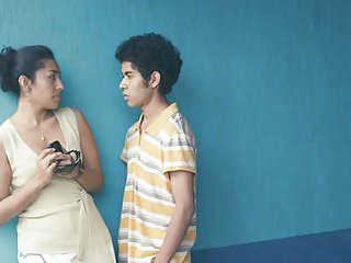 Зрілого віку жінка і молодий хлопець дуже гарячий секс сцена з гарячою зрілою